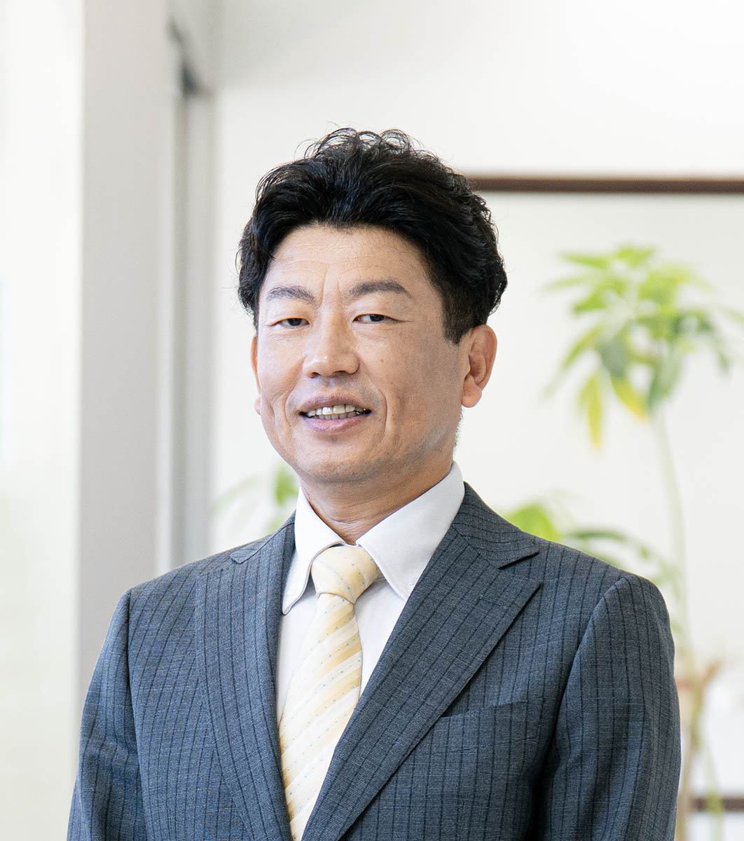 代表取締役　新山晃規